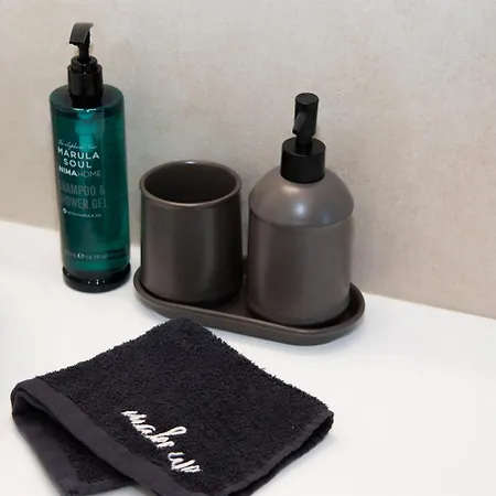 Rock&seaview Livanátai